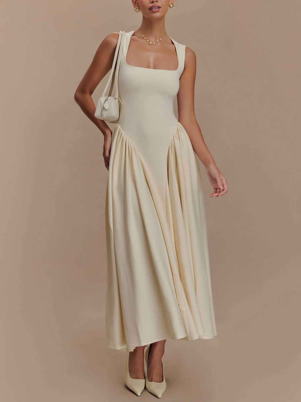 Minimalistisches Retro-Kleid mit eckigem Ausschnitt