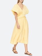 Midi-Kleid mit überschnittenen Ärmeln