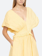 Midi-Kleid mit überschnittenen Ärmeln